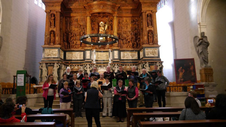 Singing in the church at Valls in Spain